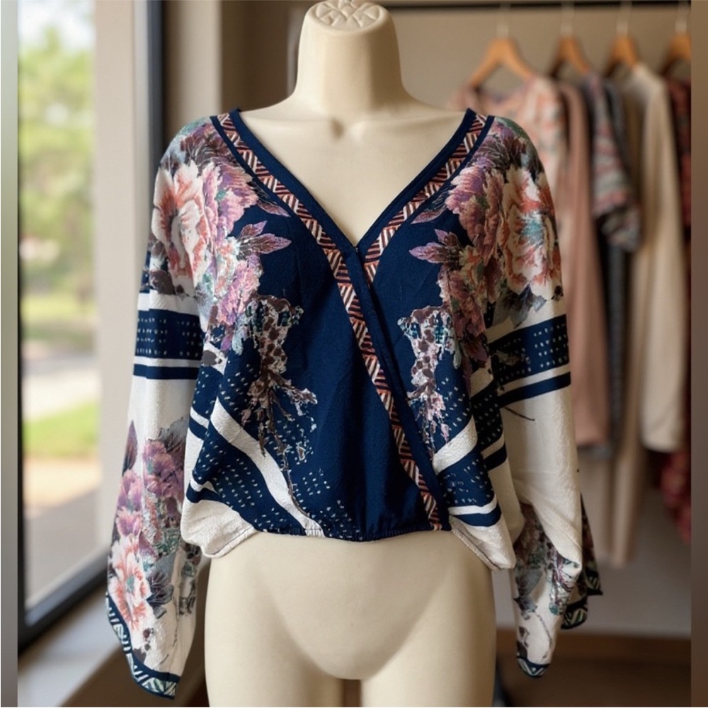 Flying Tomato Boho Floral Faux Wrap V-Neck Blouse Medium - Picture 5 of 6